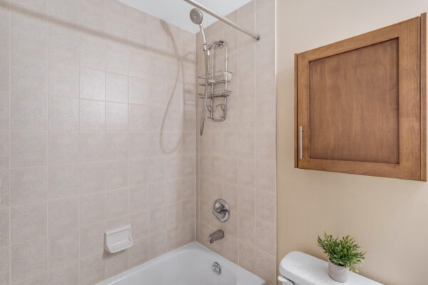 160-Woodbridge-Avenue-#307-Vaughan-Web-Salisbury-28