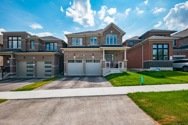 18-Ainslie-Hill-Crescent-Georgina-Exterior-Web-Salisbury-5