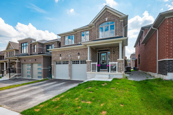 18-Ainslie-Hill-Crescent-Georgina-Exterior-Web-Salisbury-8