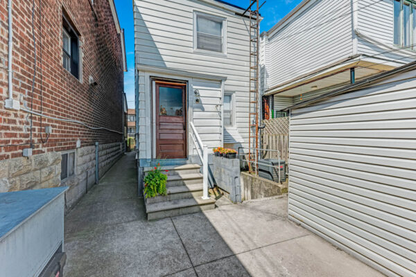 201-Gilbert-Avenue-Toronto-Web-Salisbury-12