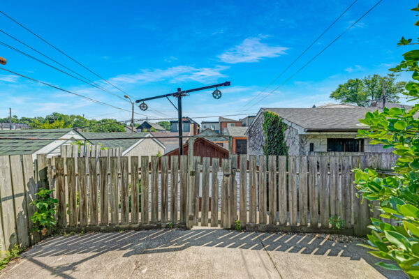 201-Gilbert-Avenue-Toronto-Web-Salisbury-17
