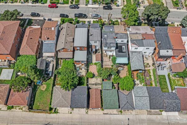 201-Gilbert-Avenue-Toronto-Web-Salisbury-19