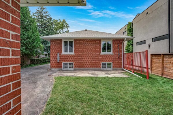 65-Tamworth-Road-Toronto-Web-Salisbury-41