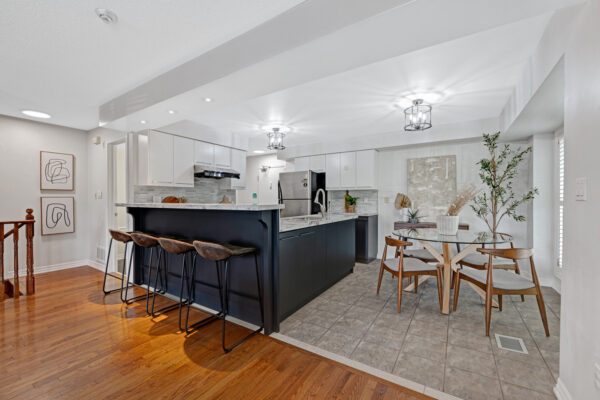 118-Finch-Avenue-West-TH-#1-Toronto-Web-Salisbury-19