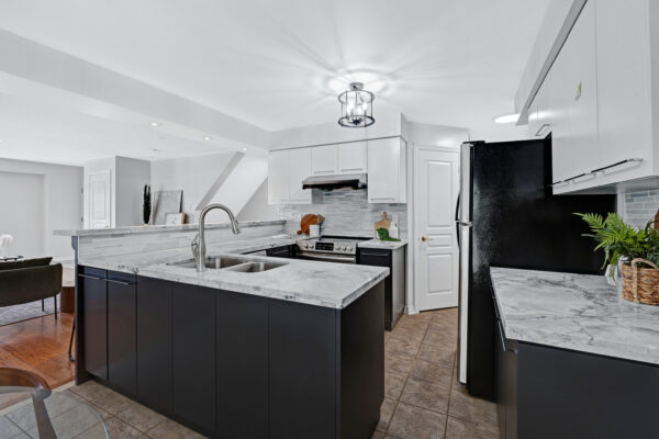 118-Finch-Avenue-West-TH-#1-Toronto-Web-Salisbury-20