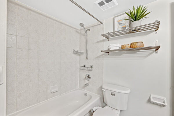 118-Finch-Avenue-West-TH-#1-Toronto-Web-Salisbury-33