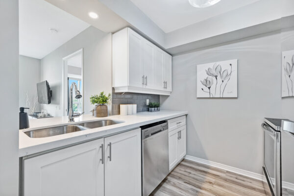 1200-The-Esplanade-N-#905-Pickering-Web-Salisbury-10
