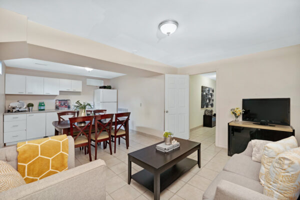 147-Governor-Crescent-Vaughan-Web-Salisbury-42