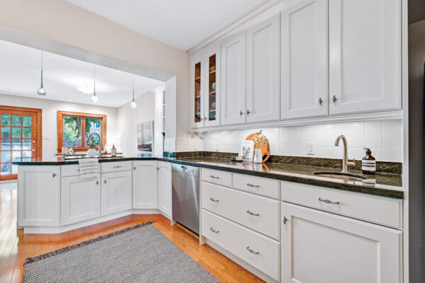 46-Bowood-Avenue-Toronto-Web-Salisbury-19