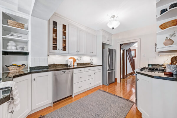 46-Bowood-Avenue-Toronto-Web-Salisbury-20