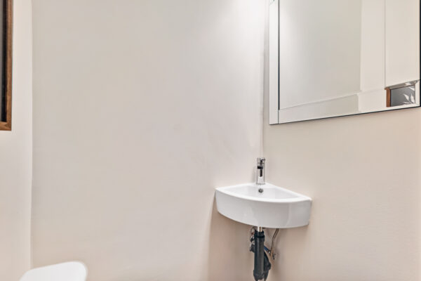 46-Bowood-Avenue-Toronto-Web-Salisbury-30