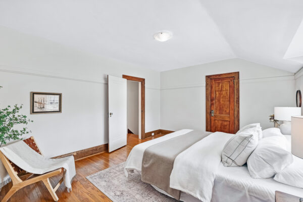 46-Bowood-Avenue-Toronto-Web-Salisbury-35