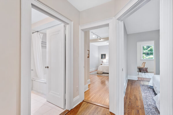46-Bowood-Avenue-Toronto-Web-Salisbury-36