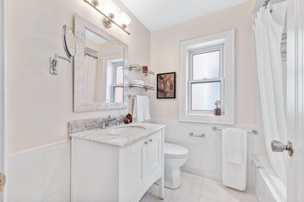 46-Bowood-Avenue-Toronto-Web-Salisbury-39