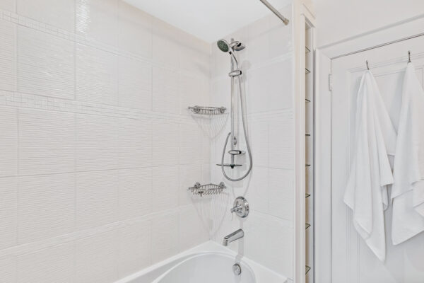 46-Bowood-Avenue-Toronto-Web-Salisbury-40