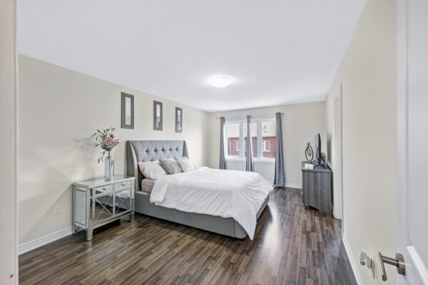 51-Selby-Crescent-Bradford-Web-Salisbury-27