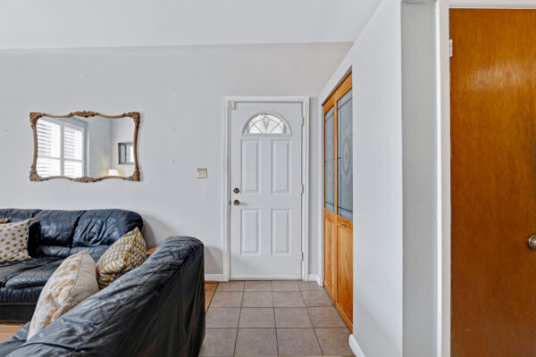 84-Pandora-Circle-Toronto-Web-Salisbury-10