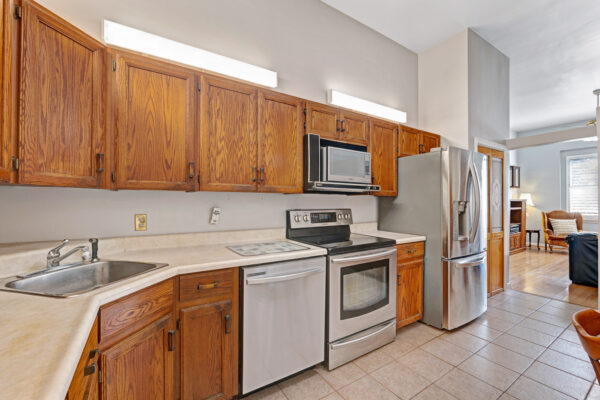 84-Pandora-Circle-Toronto-Web-Salisbury-17