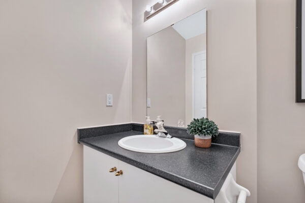 187-Hollywood-Avenue-Toronto-Web-Salisbury-25