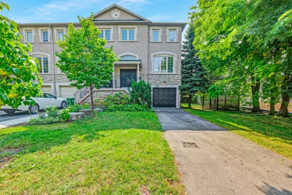 187-Hollywood-Avenue-Toronto-Web-Salisbury-4
