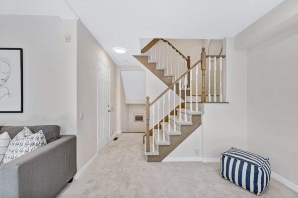 187-Hollywood-Avenue-Toronto-Web-Salisbury-41