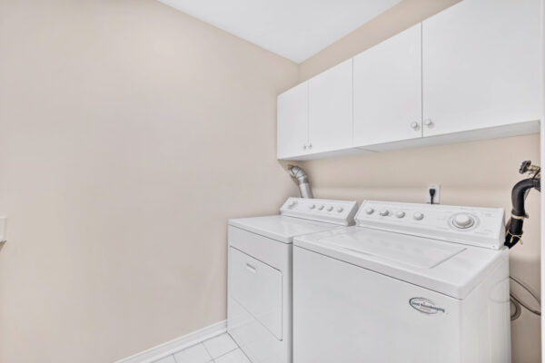 187-Hollywood-Avenue-Toronto-Web-Salisbury-47