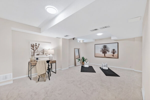 187-Hollywood-Avenue-Toronto-Web-Salisbury-48