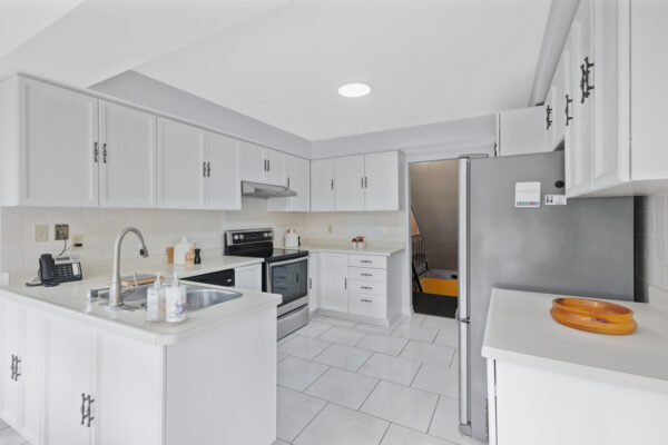 2050-Eighth-Line-Oakville-Web-Salisbury-18