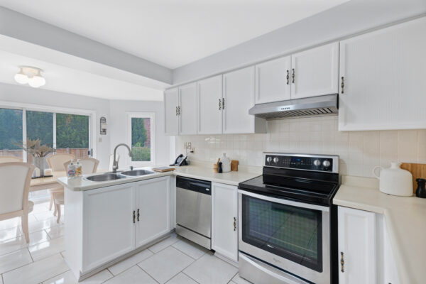 2050-Eighth-Line-Oakville-Web-Salisbury-19