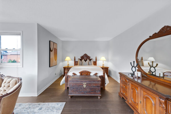 2050-Eighth-Line-Oakville-Web-Salisbury-34