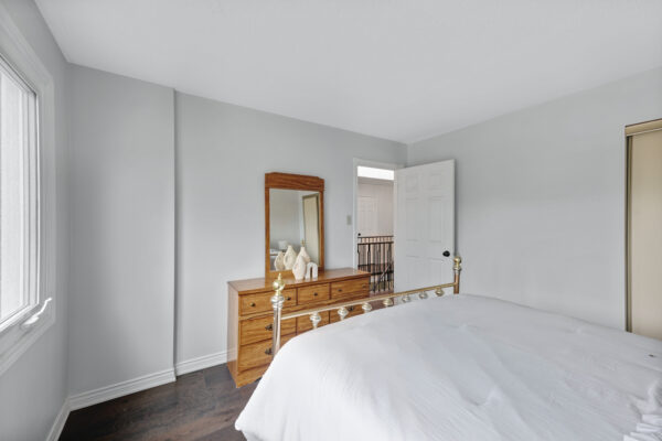 2050-Eighth-Line-Oakville-Web-Salisbury-40