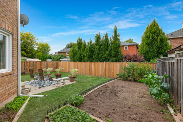2050-Eighth-Line-Oakville-Web-Salisbury-49