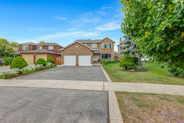 2050-Eighth-Line-Oakville-Web-Salisbury-5