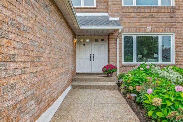 2050-Eighth-Line-Oakville-Web-Salisbury-9