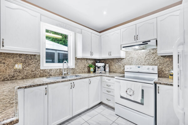 267-Avdell-Avenue-Vaughan-Web-Salisbury-17
