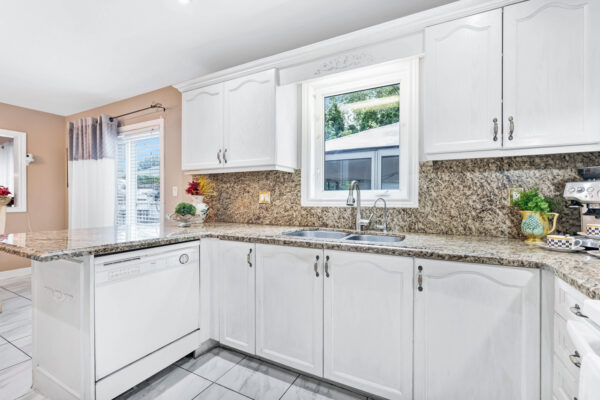 267-Avdell-Avenue-Vaughan-Web-Salisbury-18