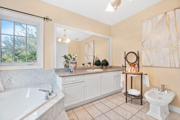 267-Avdell-Avenue-Vaughan-Web-Salisbury-32