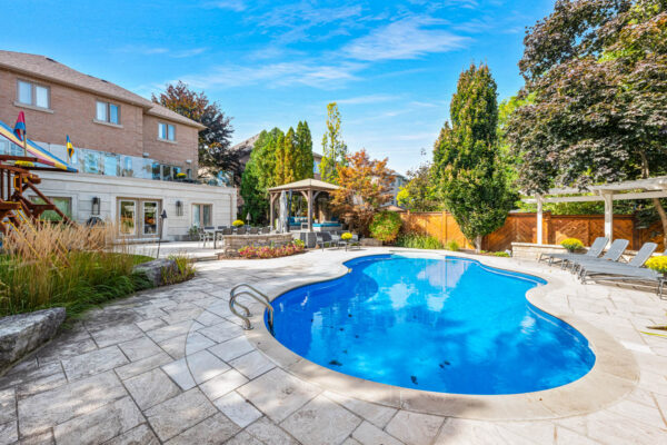61-Alpha-Court-Vaughan-Exterior-Web-Salisbury-24