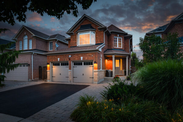 83-Aloe-Avenue-Richmond-Hill-Twilight-Web-Salisbury-2