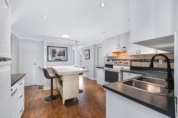 891-Lake-Drive-East-Georgina-Web-Salisbury-12