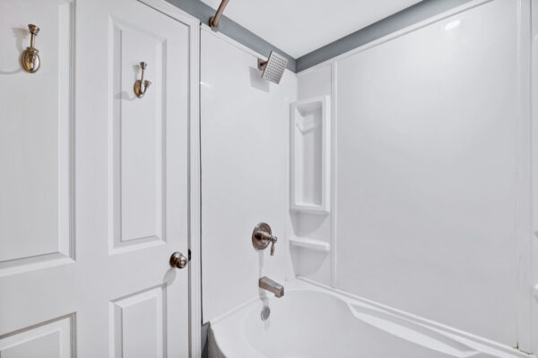 891-Lake-Drive-East-Georgina-Web-Salisbury-30