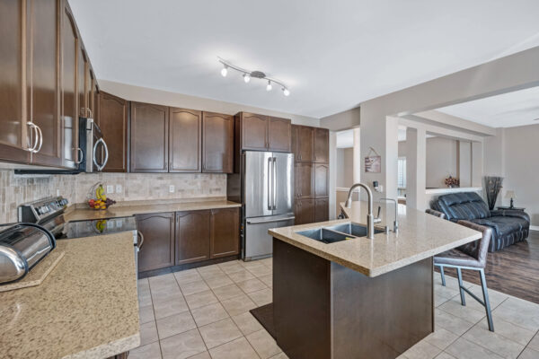 9-Wyndham-Circle-Georgina-Web-Salisbury-24