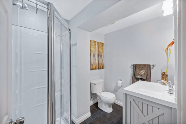 9-Wyndham-Circle-Georgina-Web-Salisbury-54