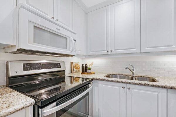 900-Mount-Pleasant-Road-#622-Toronto-Web-Salisbury-10