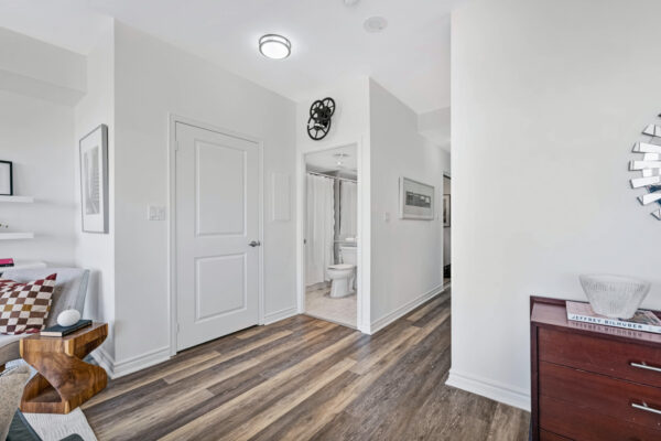 900-Mount-Pleasant-Road-#622-Toronto-Web-Salisbury-25