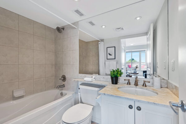 900-Mount-Pleasant-Road-#622-Toronto-Web-Salisbury-26