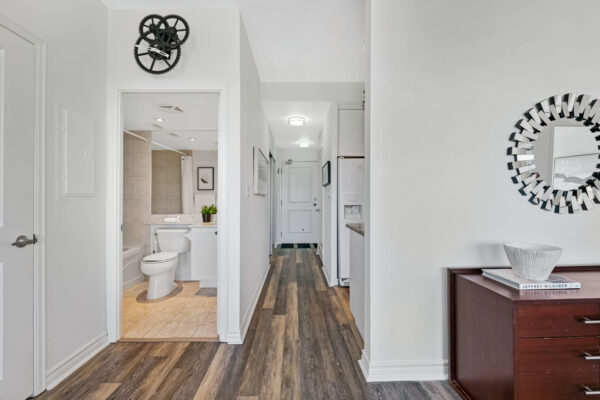 900-Mount-Pleasant-Road-#622-Toronto-Web-Salisbury-27