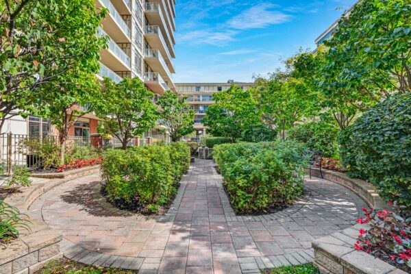 900-Mount-Pleasant-Road-#622-Toronto-Web-Salisbury-41