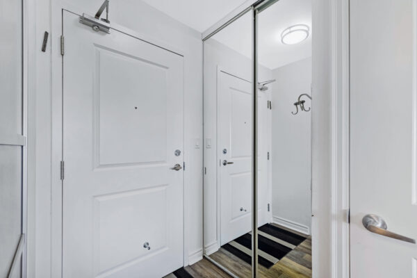 900-Mount-Pleasant-Road-#622-Toronto-Web-Salisbury-6