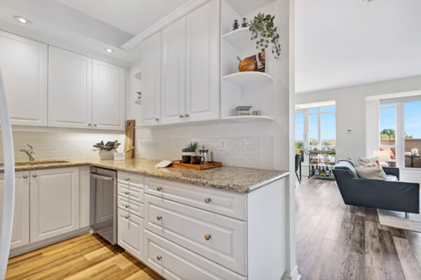 900-Mount-Pleasant-Road-#622-Toronto-Web-Salisbury-8